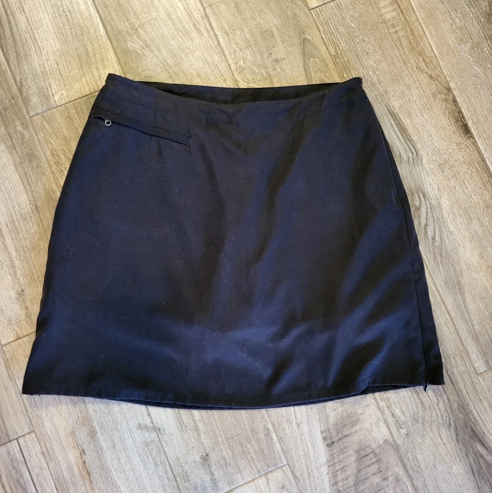 Patagonia duway black skort with two side zippers size 10